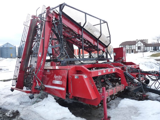 '06 Amity R998 8 Row Beet Harvester