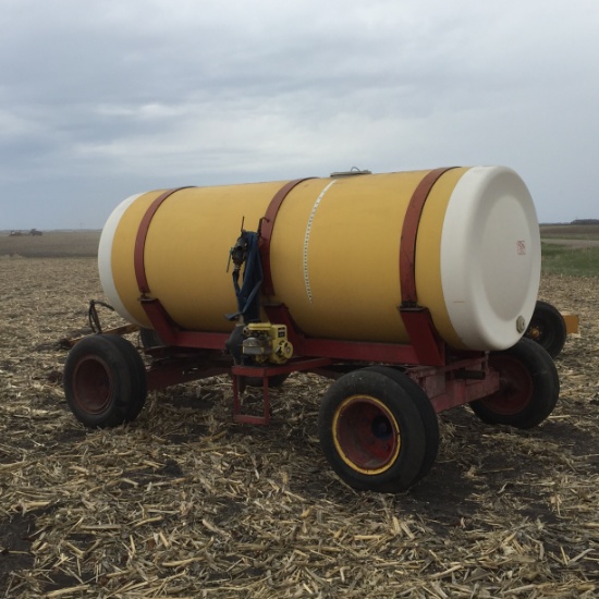 1000 Gal. Fiberglass Tank on HD Running Gear