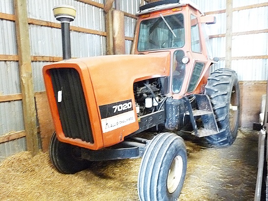 Allis Chalmers 7020 Tractor