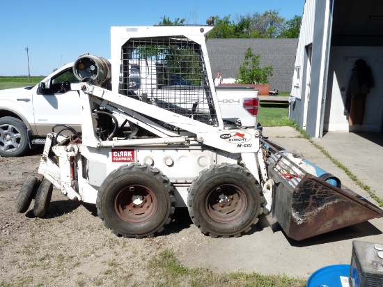 Melroe Bobcat M610 Skidsteer with Large Bucket