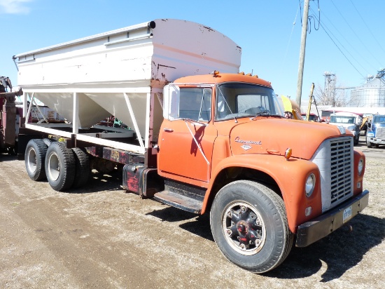 '64 IH 1800 Truck with 18' Haul-All Tender
