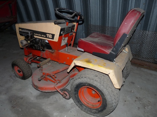 Vintage Case 118 Lawn Tractor