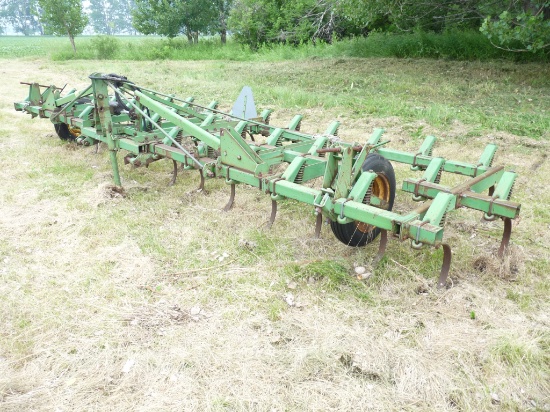 JD 1100 21' 3 pt Cultivator