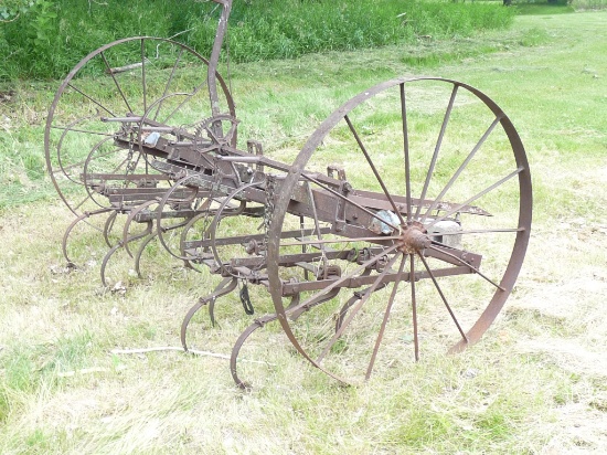Vintage 8' Cultivator
