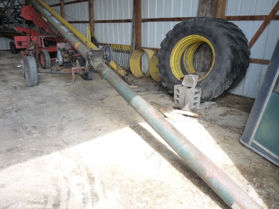 7" x 30' Auger with Gas Motor
