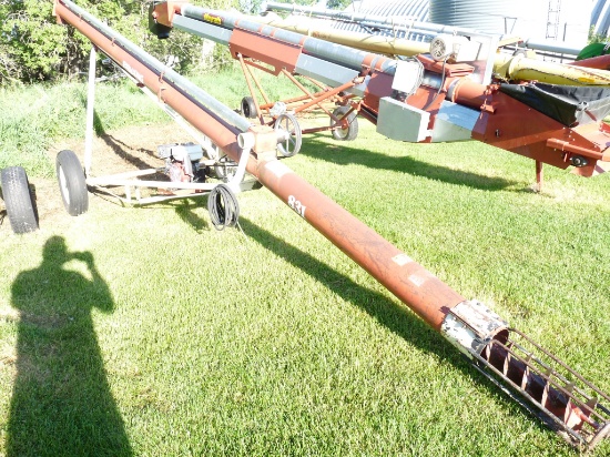 Farm King 831 Auger with Honda Gas Engine