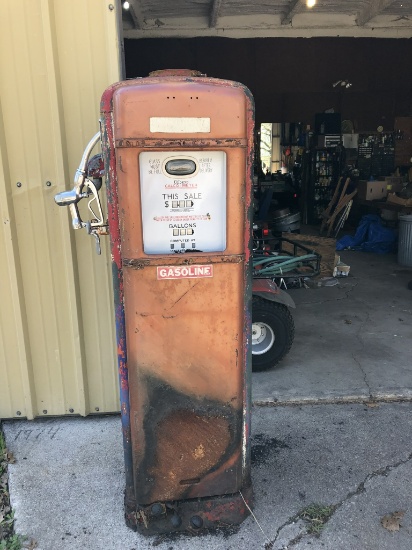 Old upright 2-Sided Gas Pump