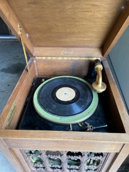 Vintage 'Edison' Record Player w/Records