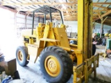 MF #1650 Tractor  forklift S#G800