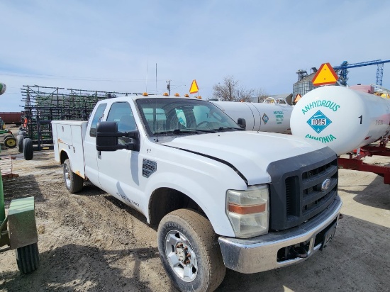 2010 F-350 4X4 service Trk. 5.4L Auto.