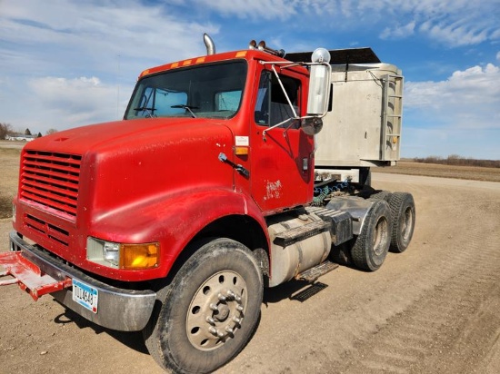 1997 IH #8100 Semi Tractor