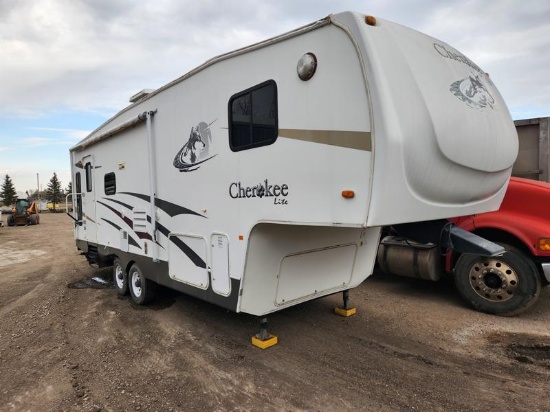 2006 Cherokee Model 275 5th Wheel Camper