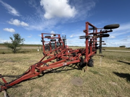 Case-IH #5600 26' Chisel Plow