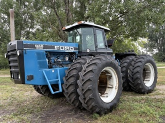 Ford / Versatile #946 4WD Tractor