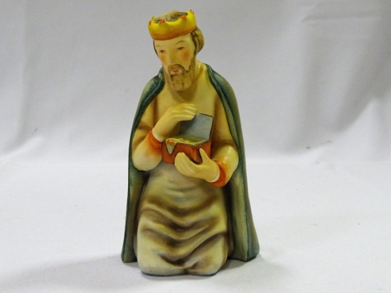 M.I. Hummel Figurine Kneeling Wiseman