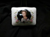 Staffordshire Queen Elizabeth Ii Silver Jubilee