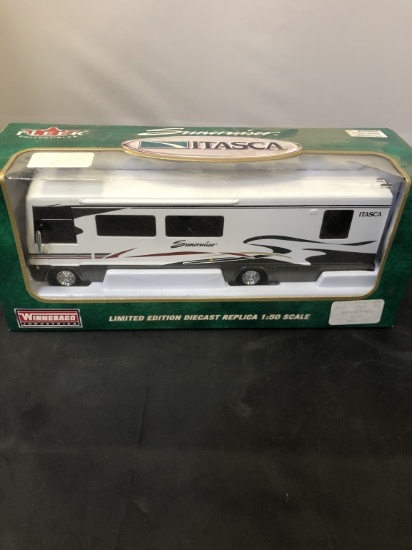 Fleer Collectibles Limited Edition Itasca Suncruiser Diecast