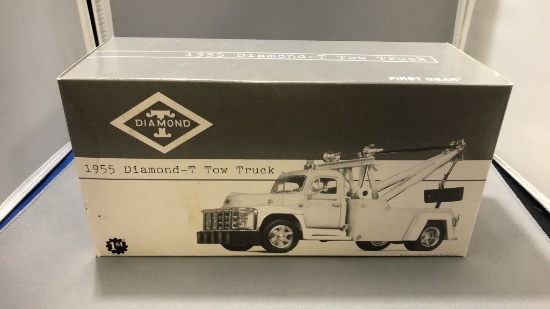 1955 Texaco Diamond-T Tow Truck Die-Cast Metal Replica.