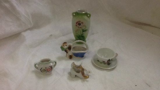 Group of (5) Vintage China Fetishes