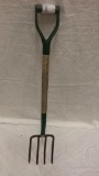 PITCH FORK-GREEN HANDLE