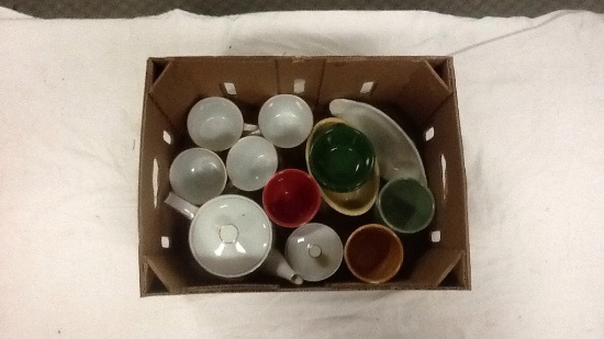 BOX OF MISC DISHES