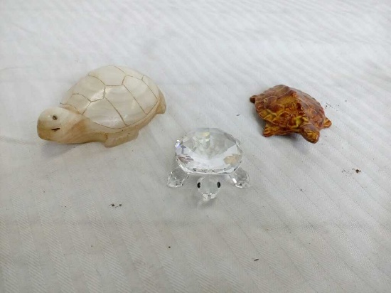 Lot of 3 collectible Turtles