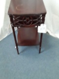 ANTIQUE CHERRY WOOD SIDE TABLE