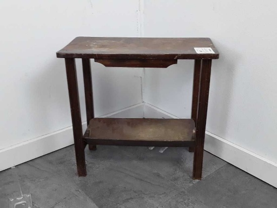 SMALL WOOD SIDE TABLE WITH MAGAZINE HOLDER