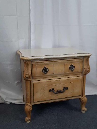 VICTORIAN SIDE TABLE