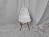 MODERN STYLE CHILDS CHAIR W/PLASTIC SEAT & WOOD LG