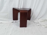 MODERN STYLE SIDE TABLE WITH 3 LEGS