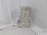 COLUMN STYLE PLANT STAND MADE OF RESIN