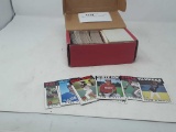 BOX OF VINTAGE BASEBALL CARDS 1986