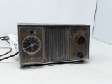 GENERAL ELECTRIC LIGHTED CLOCK & RADIO