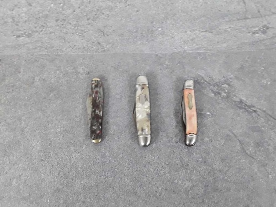 3 POCKET KNIVES