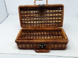 SMALL WICKER BASKET WITH FASTENER