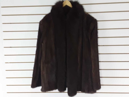 FUR JACKET NO MAKERS MARK NICE CONDITION