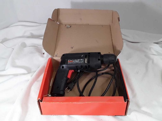 BLACK & DECKER 38" REVERSIBLE DRILL