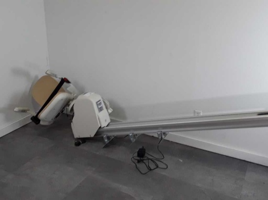 ACORN STAIR LIFT (SUPERGLIDE 120)