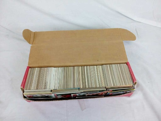 ENTIRE CARD BOX FILLED WITH BASEBALL CARDS