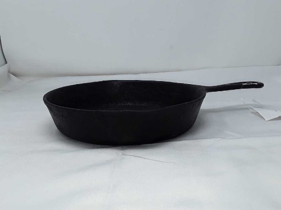 Wagner Ware 9" Cast Iron Skillet