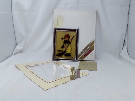 HUMMEL HANDPAINTED GLASS, LITTLE GIRL W/BROOM