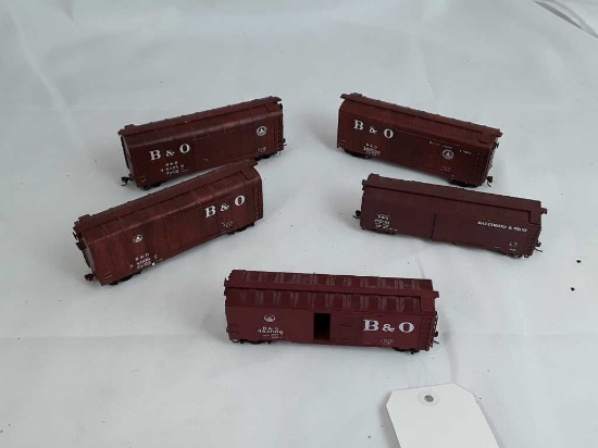 5 RED B&O BOX CARS