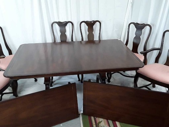 Dining Table w/ 6 Chairs & 2 Leaves