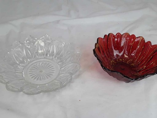 2 GLASS SERVING BOWLS - CLEAR AND RED