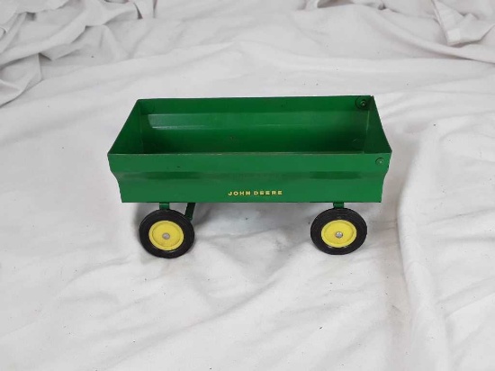 VINTAGE JOHN DEERE GRAIN TRAILER