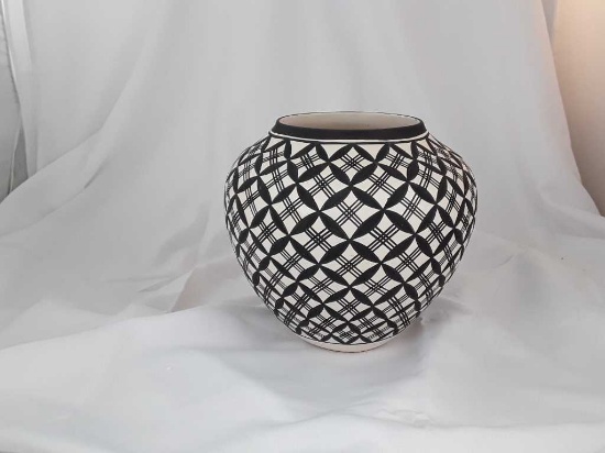 Large Acoma Pueblo Black & White Ceramic Pot.