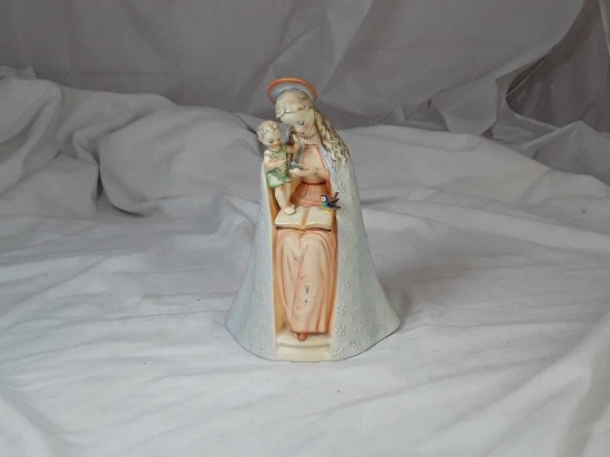 HUMMEL "FLOWER MADONNA" SIGNED BY ARTIST