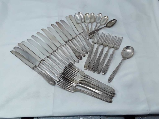 27 ONEIDA GROSVENOR SILVERPLATE FLATWARE