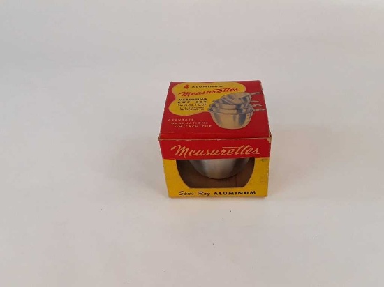 MEASURETTES IN ORIGINAL BOX 4 ALUM MEASURING CUPS